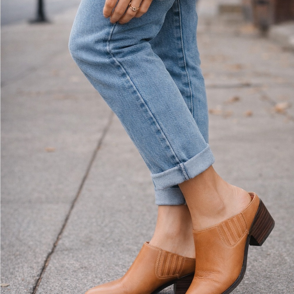 House of Harlow 1960 Leather Mule Booties Tan Pointed Toe Block Heel Size 7 VGUC